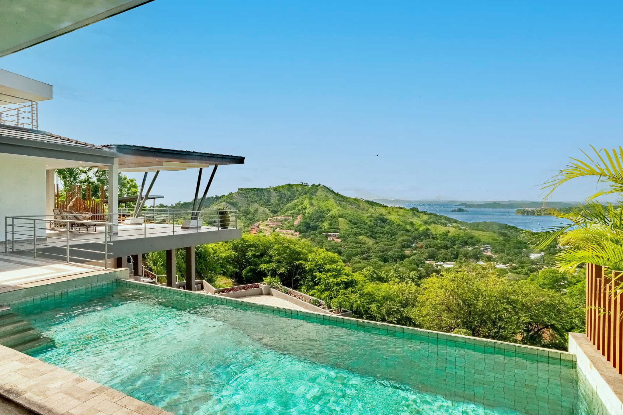 Casa Roca: Stunning Ocean-View Home in Coco Bay
