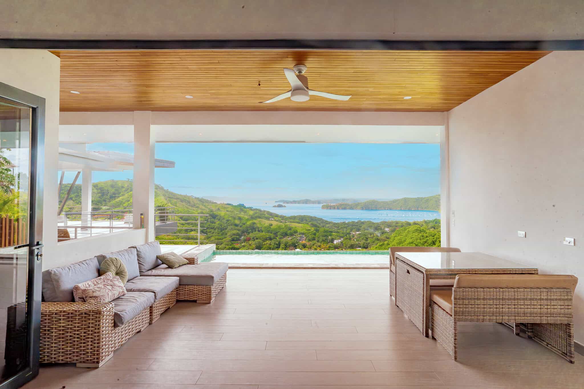 Casa Roca: Stunning Ocean-View Home in Coco Bay