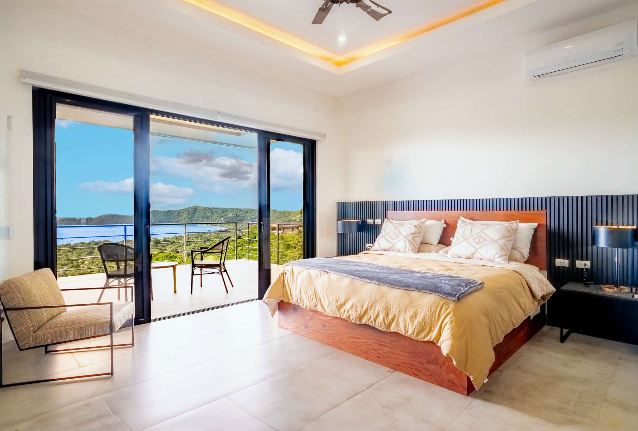 Casa Roca: Stunning Ocean-View Home in Coco Bay