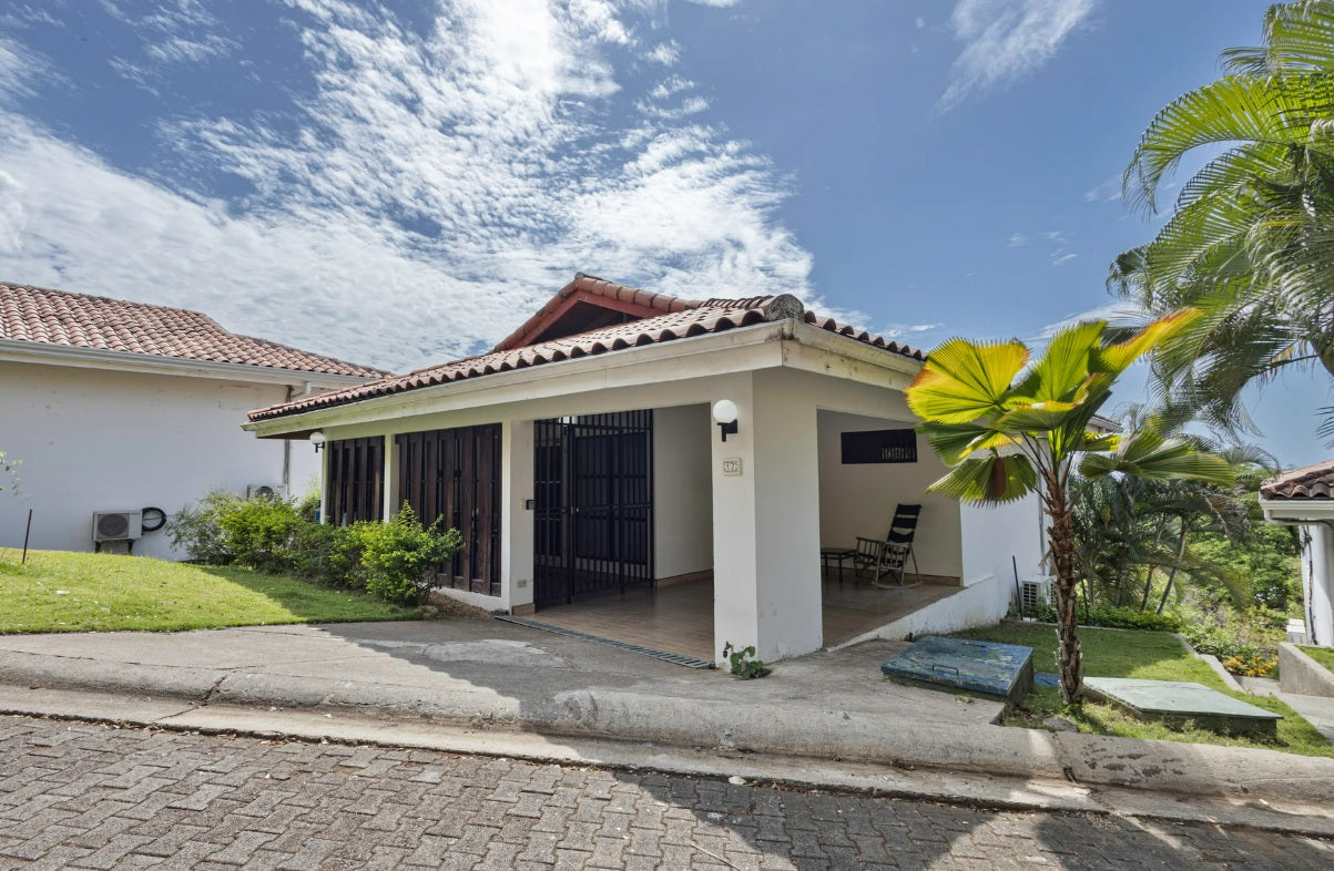 Los Almendros Villa 17 | Ocean View Retreat