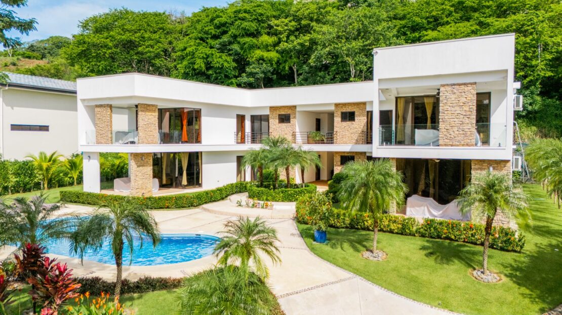 Cuatro Soles Luxury 4-Unit Condo Investment in Coco Bay Residency