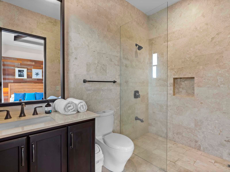 Luxury 6BR Home in a Sought-After Beachfront Community