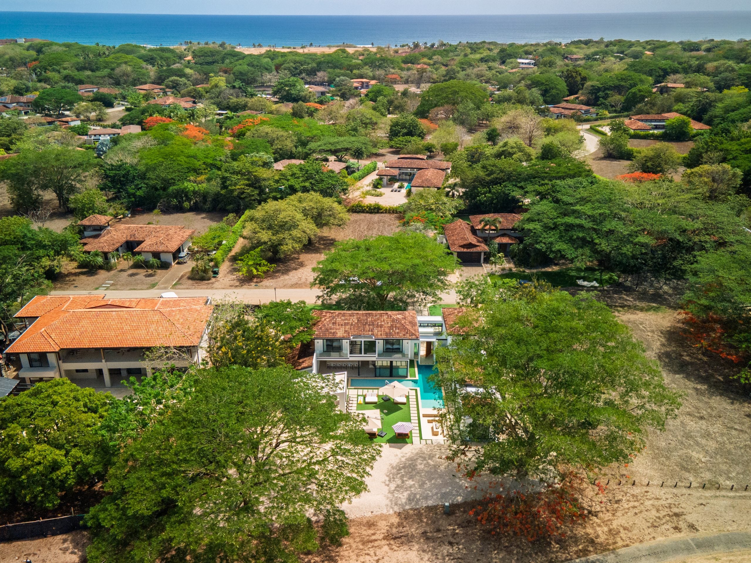 Casa Blanca – Luxury Golf Course Estate in Hacienda Pinilla