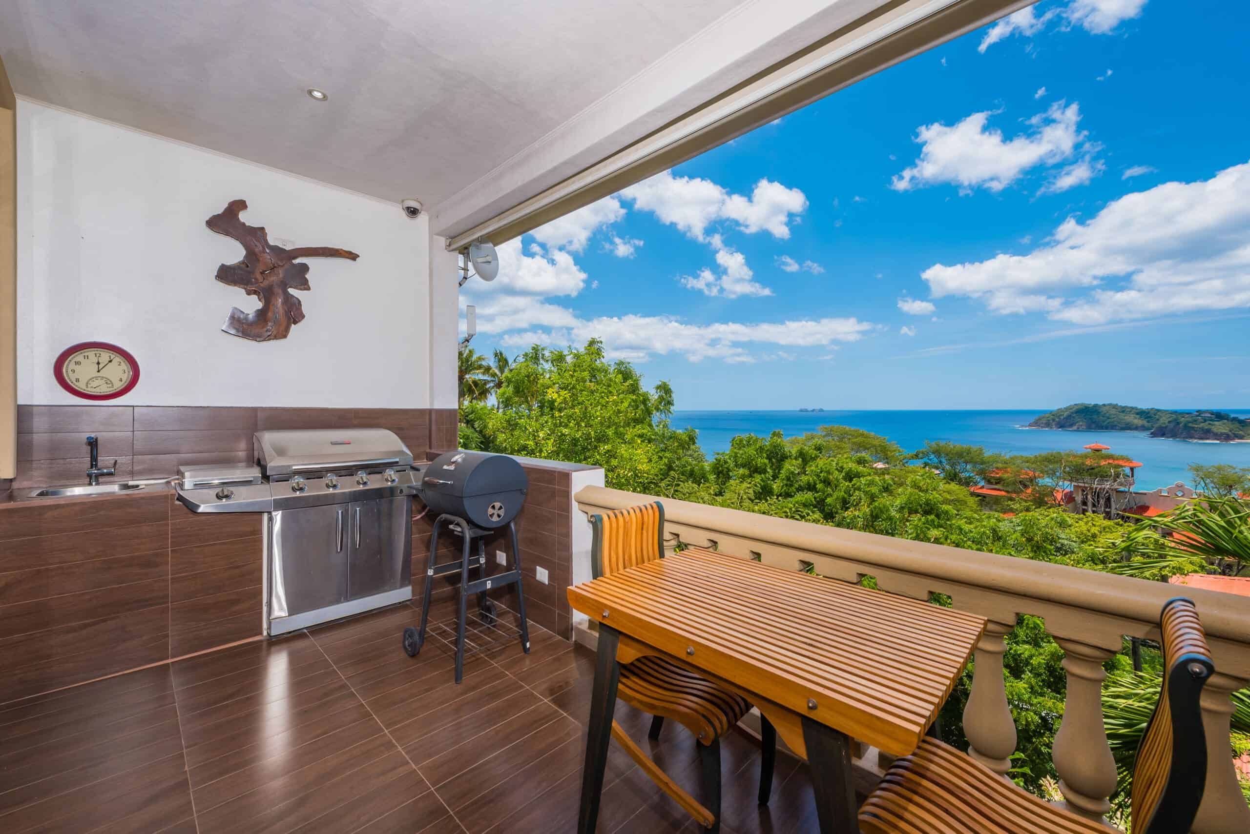 Casa Louzon – Your Tropical Hilltop Retreat