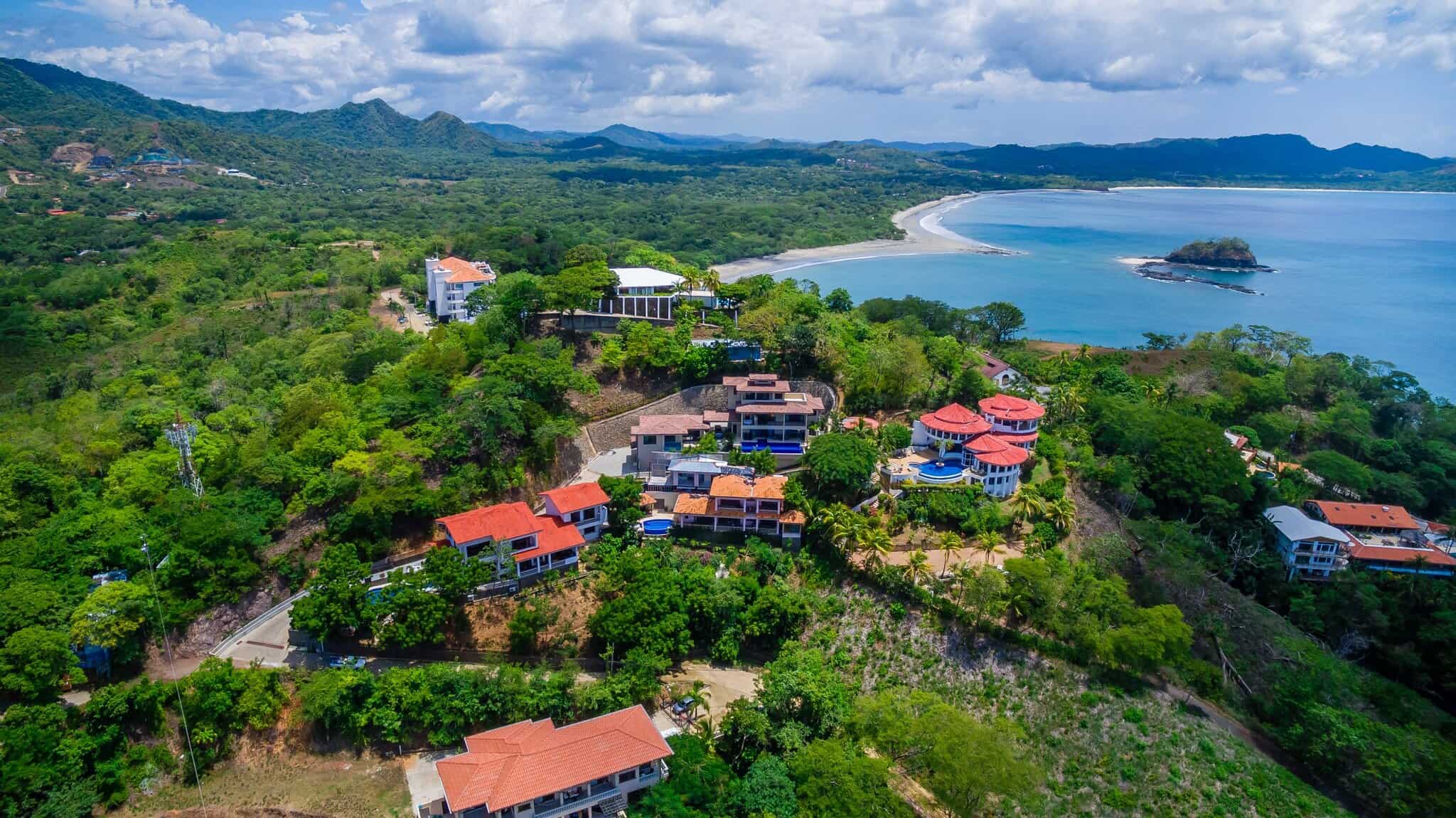 Casa Louzon – Your Tropical Hilltop Retreat