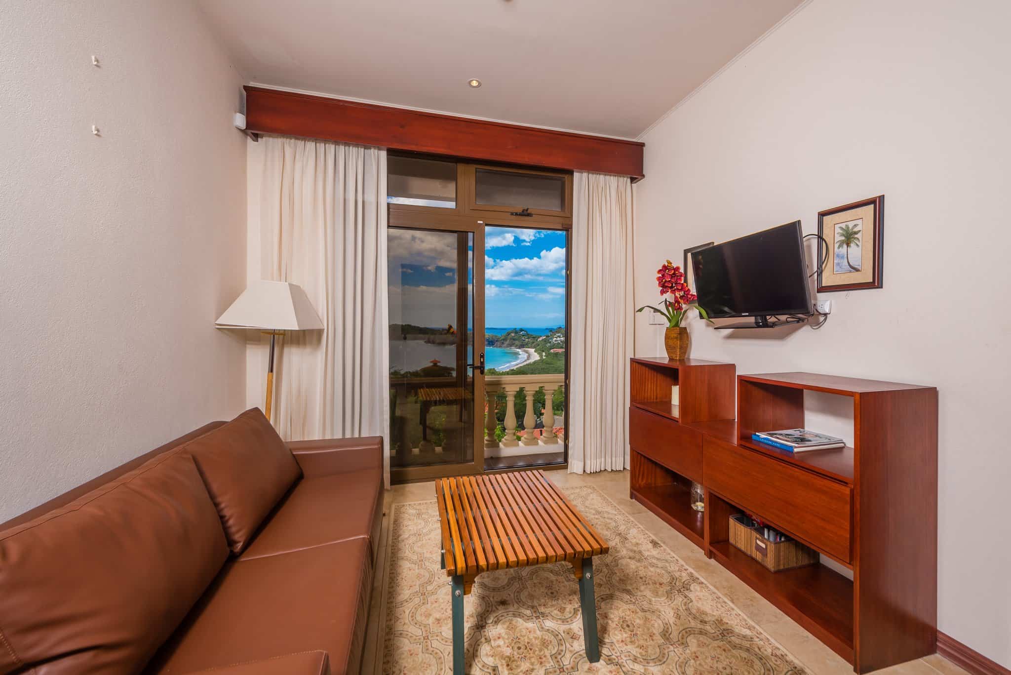 Casa Louzon – Your Tropical Hilltop Retreat