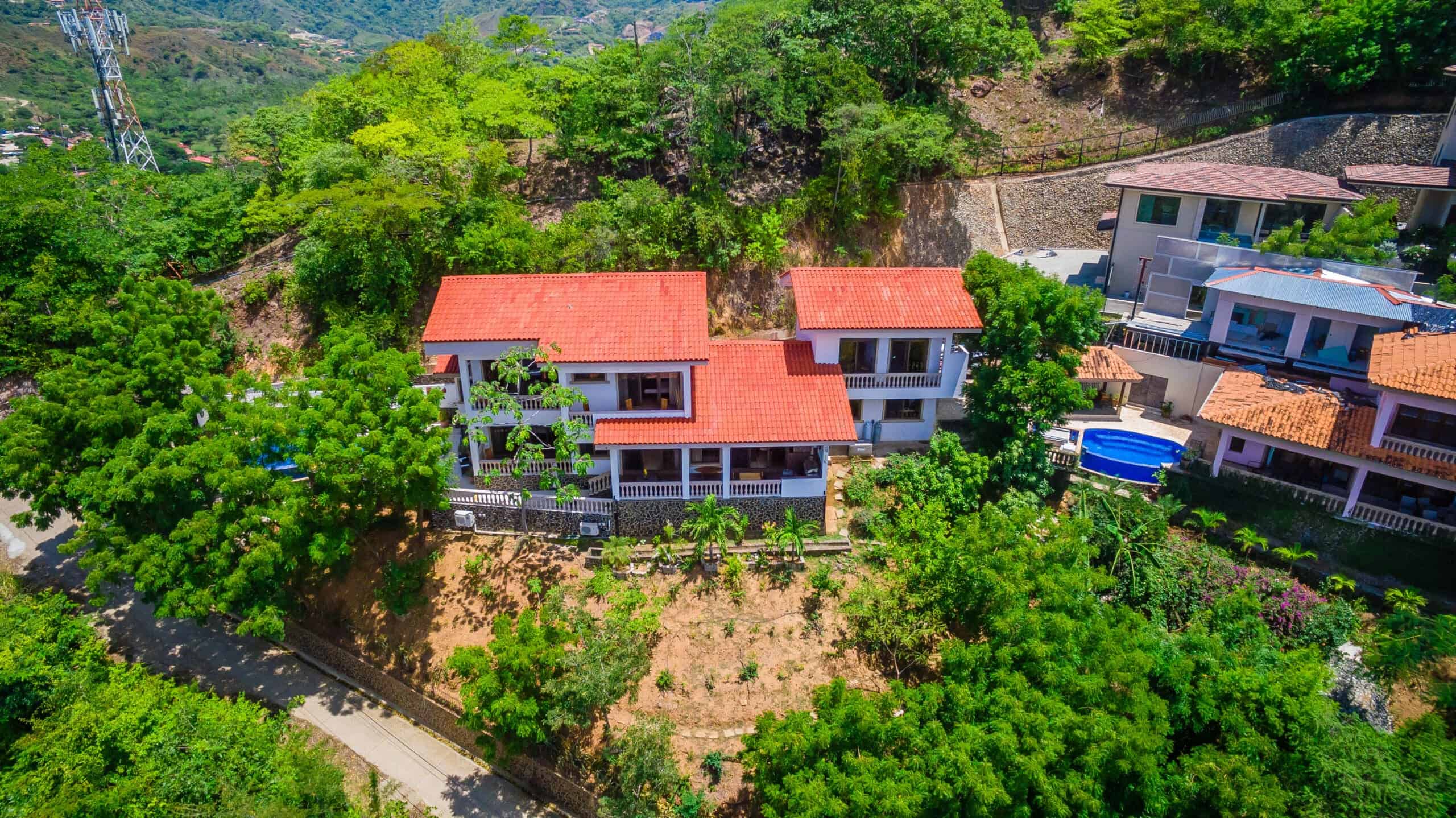 Casa Louzon – Your Tropical Hilltop Retreat