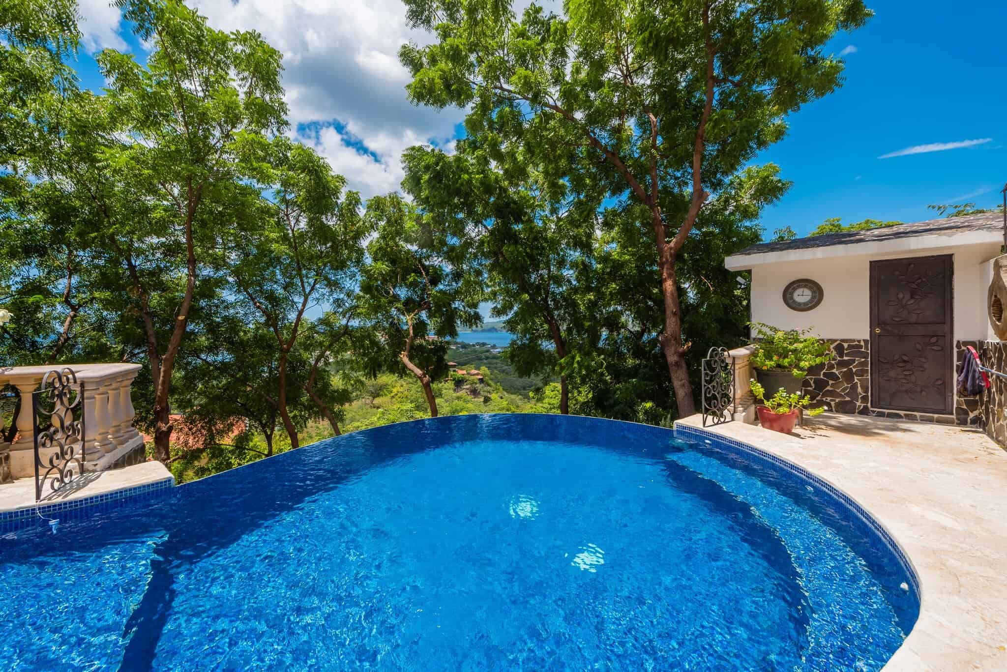 Casa Louzon – Your Tropical Hilltop Retreat