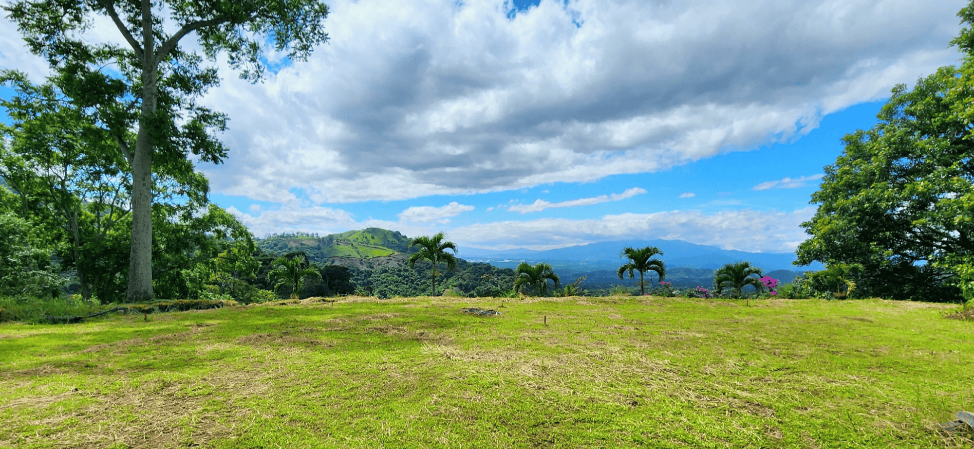 Modern Balinese Compound with Stunning Mountain and Valley Views in Atenas