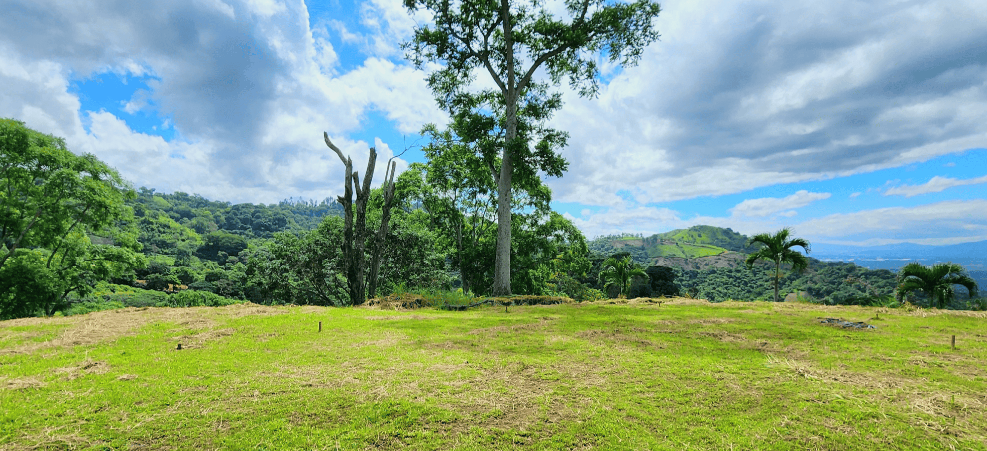 Modern Balinese Compound with Stunning Mountain and Valley Views in Atenas