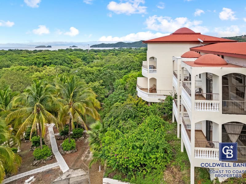 Casa Tranquila: 19-Bedroom Ocean View Estate