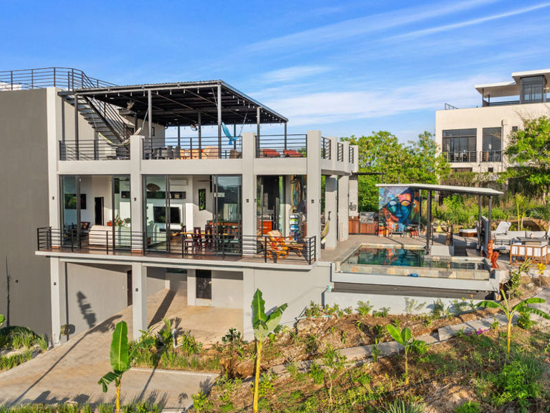 Casa Luna Amarillo | Luxury 3-Bedroom Ocean View House