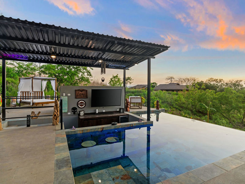 Casa Luna Amarillo | Luxury 3-Bedroom Ocean View House