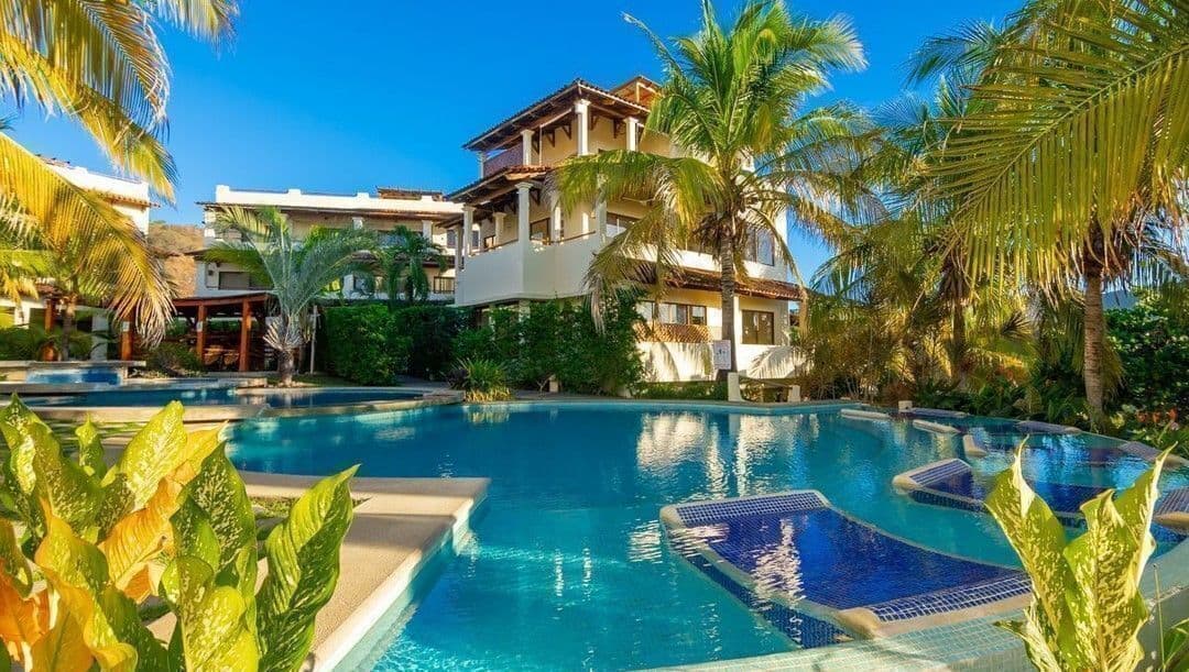 Coco Sunset Hills 7 - Spacious Rooftop Terrace, Beautiful Community, Multiple Pools