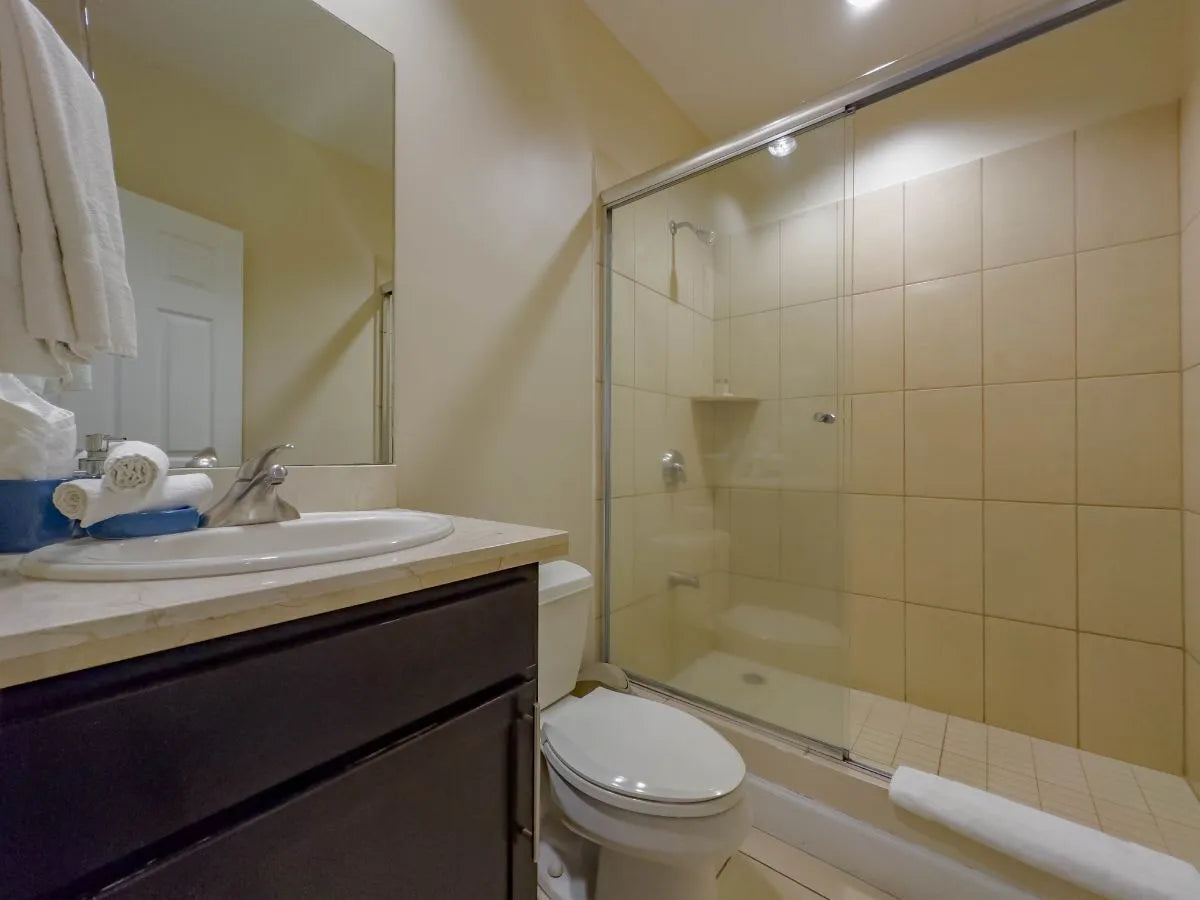Pacifico L910 – Turnkey Condo with Premier Amenities and Coastal Living