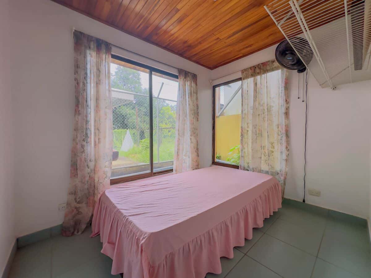 Iguana Lodgings