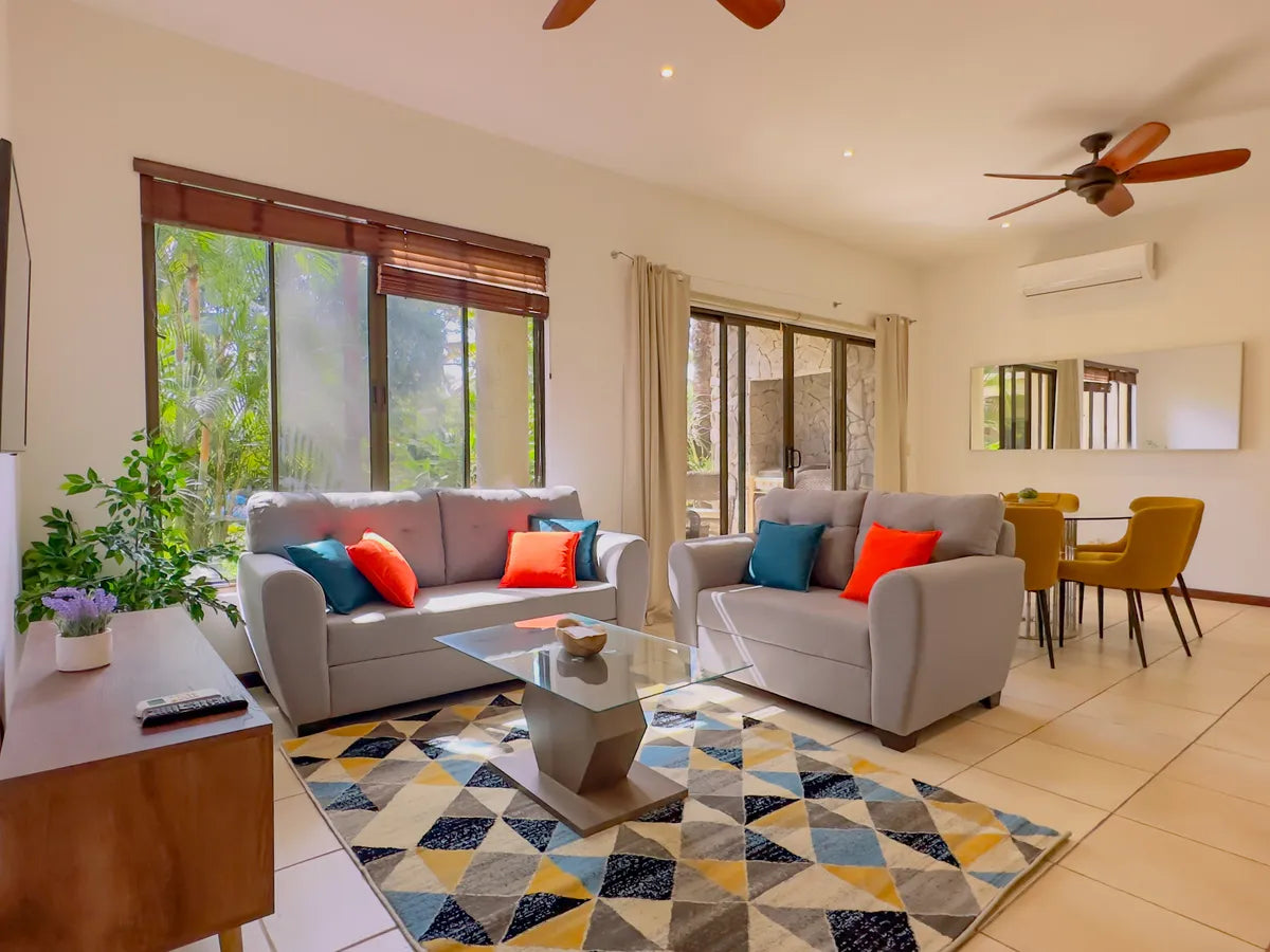 Sombras 201 – Ground-Floor Condo, Walk to Beach & Town, 2 Pools