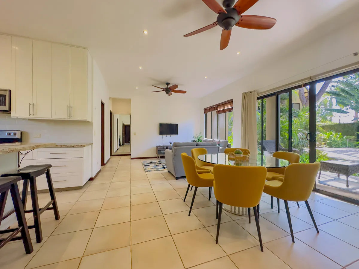 Sombras 201 – Ground-Floor Condo, Walk to Beach & Town, 2 Pools