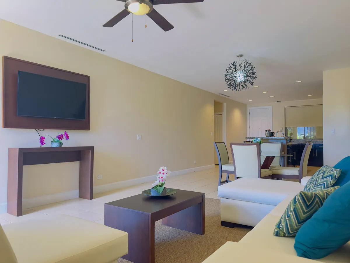 Experience Luxury and Lifestyle: Pacifico L714 in Playas del Coco
