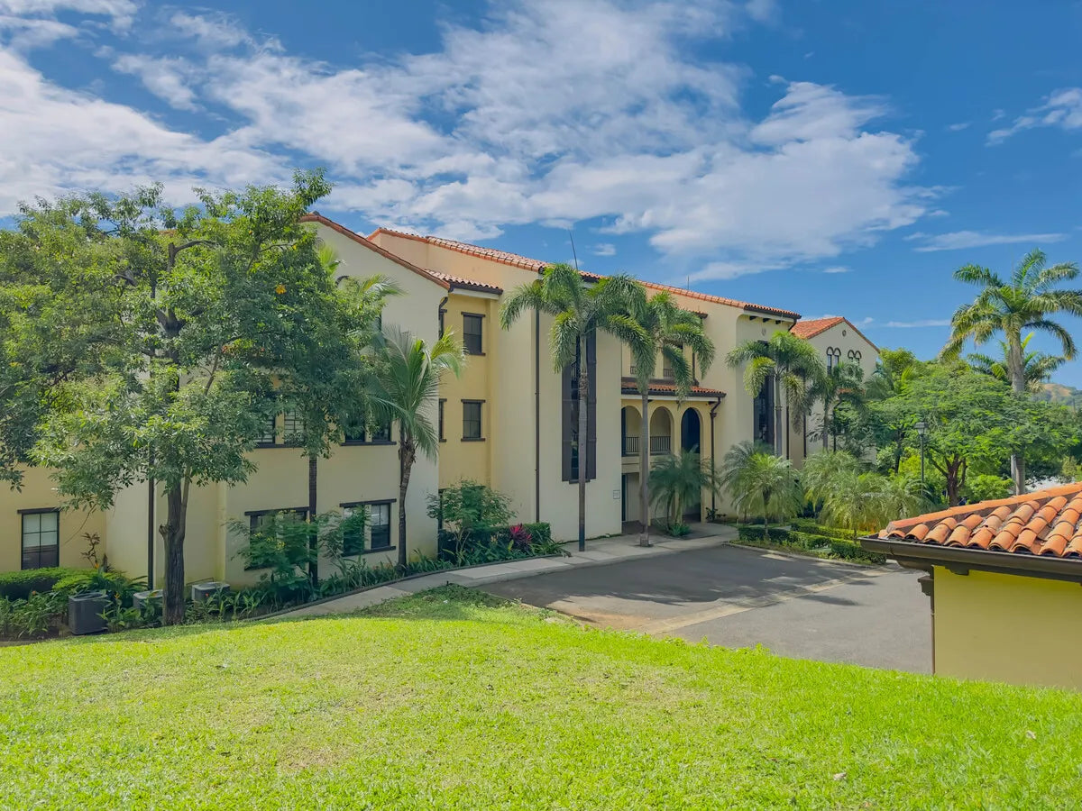 Experience Luxury and Lifestyle: Pacifico L714 in Playas del Coco