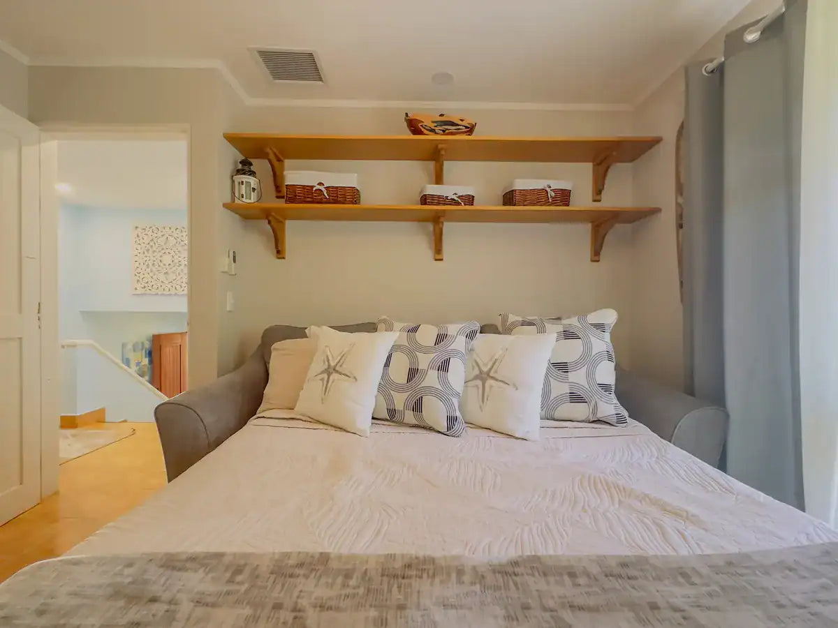 Bahia Pez Vela 7 – Renovated Ocean View Villa in Beachfront Community, Just Steps to the Sand