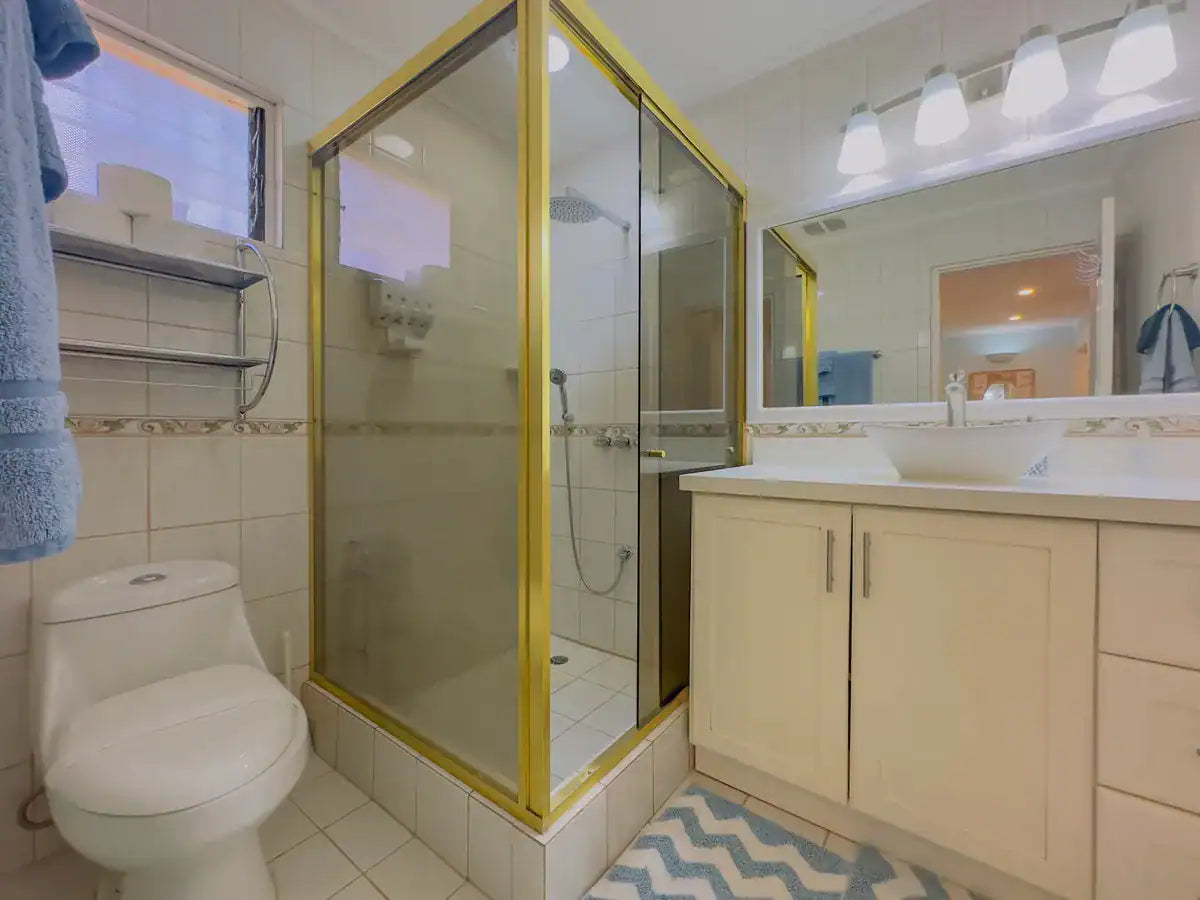 Bahia Pez Vela 7 – Renovated Ocean View Villa in Beachfront Community, Just Steps to the Sand