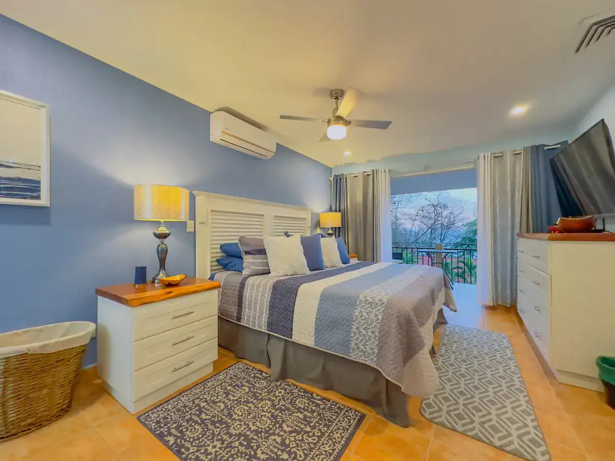 Bahia Pez Vela 7 – Renovated Ocean View Villa in Beachfront Community, Just Steps to the Sand