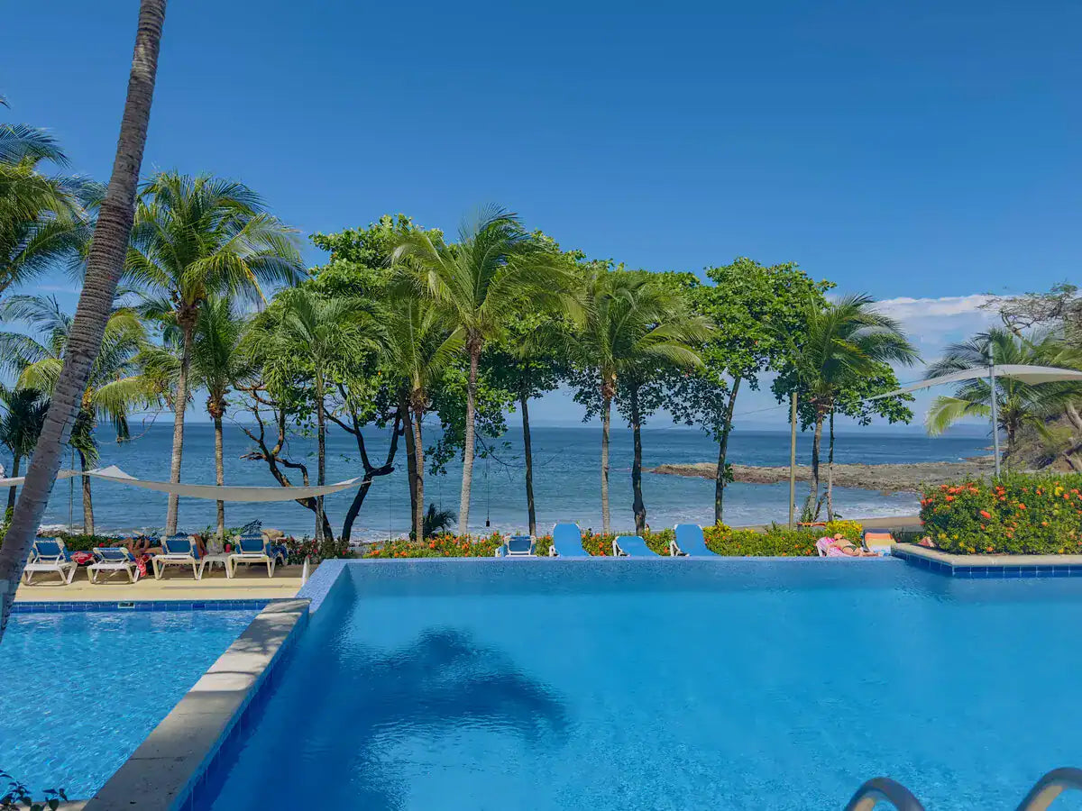 Bahia Pez Vela 7 – Renovated Ocean View Villa in Beachfront Community, Just Steps to the Sand