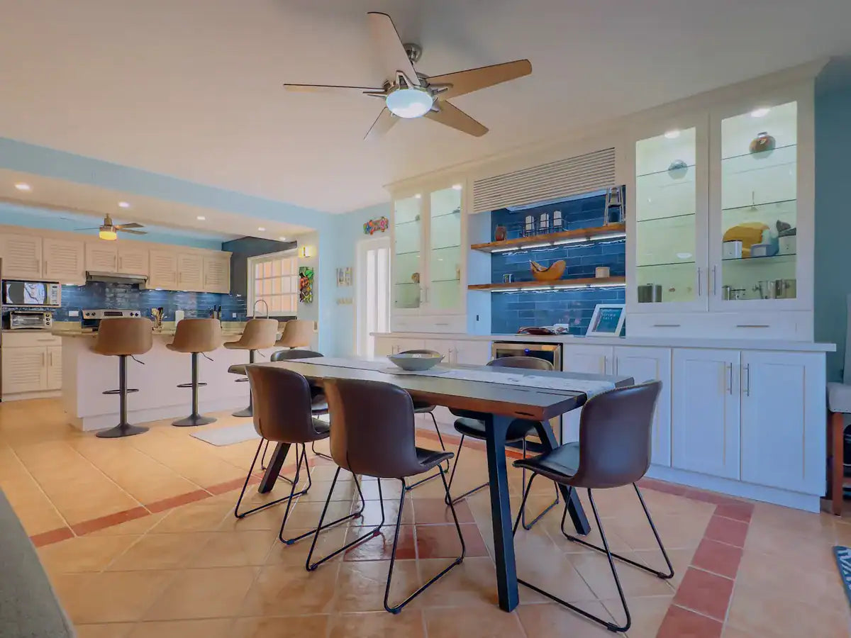 Bahia Pez Vela 7 – Renovated Ocean View Villa in Beachfront Community, Just Steps to the Sand