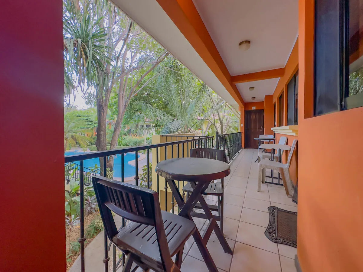 Cocomarindo 46: Comfortable 1-Bedroom Condo Near Pool and Beach in Playas del Coco