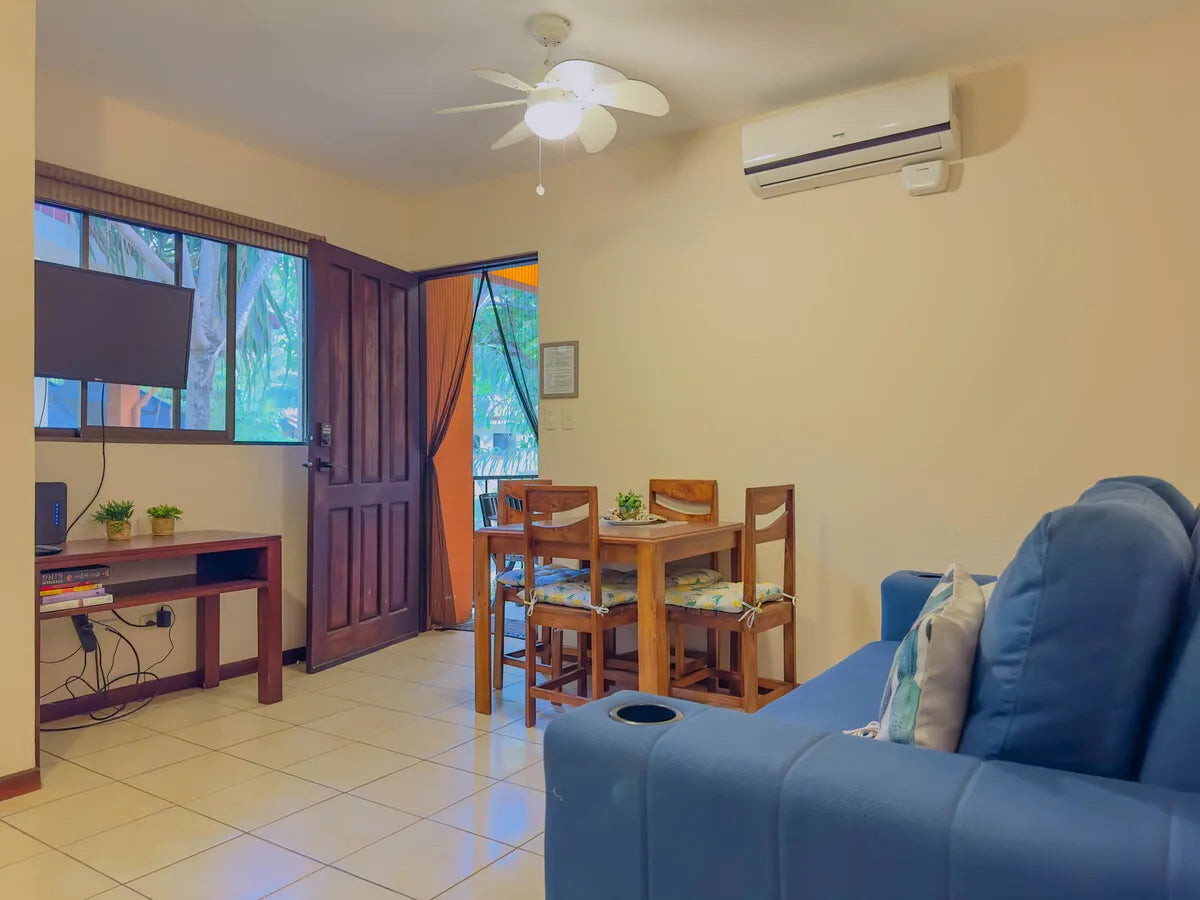 Cocomarindo 46: Comfortable 1-Bedroom Condo Near Pool and Beach in Playas del Coco