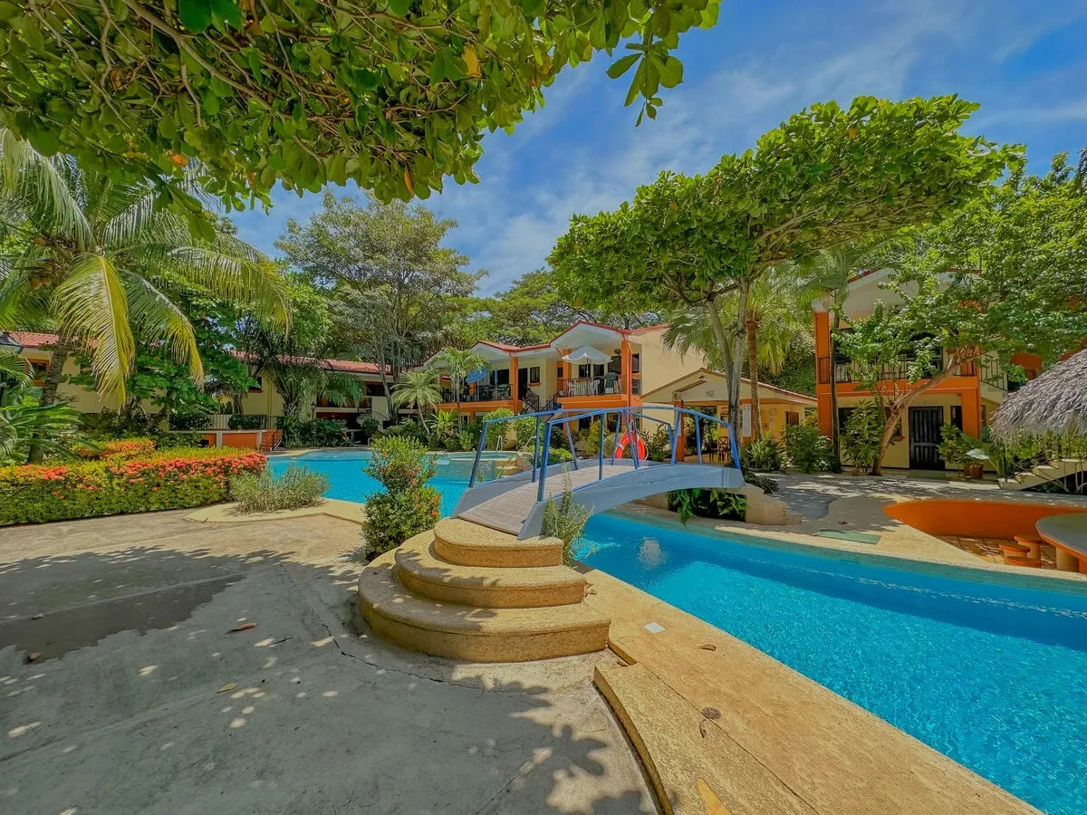 Cocomarindo 46: Comfortable 1-Bedroom Condo Near Pool and Beach in Playas del Coco