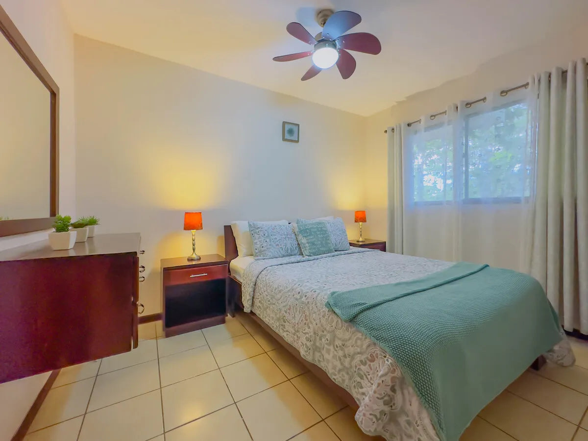 Cocomarindo 46: Comfortable 1-Bedroom Condo Near Pool and Beach in Playas del Coco