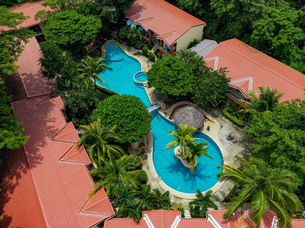 Cocomarindo 46: Comfortable 1-Bedroom Condo Near Pool and Beach in Playas del Coco