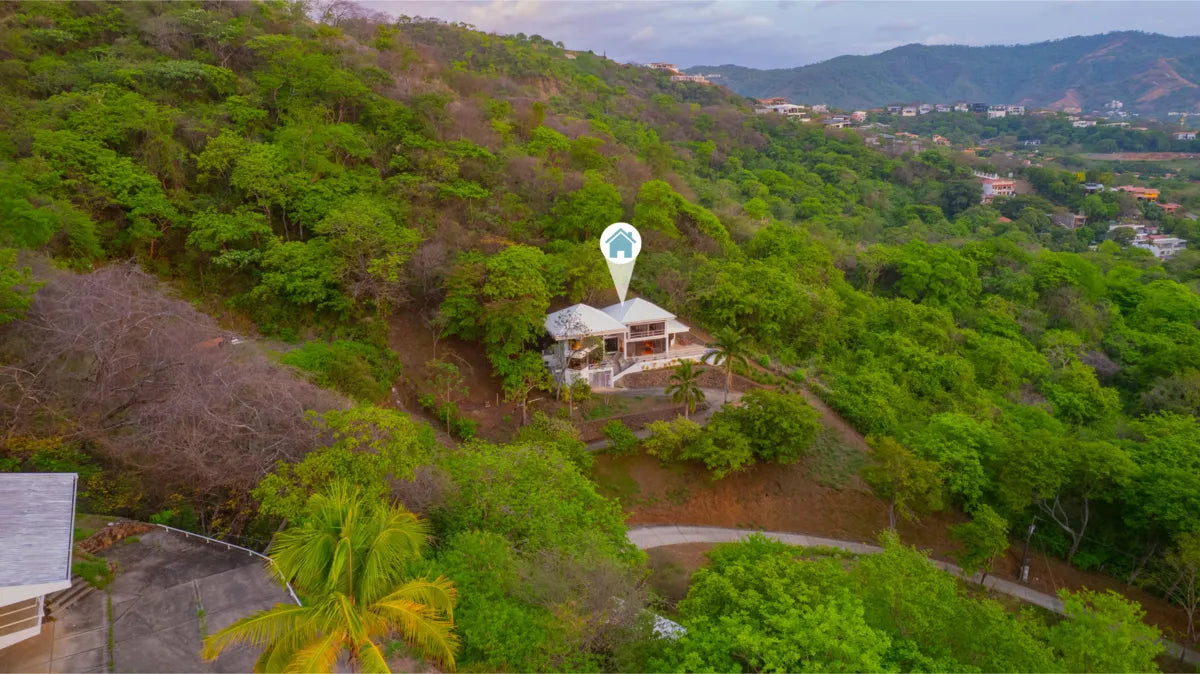 Laguna Vista | Sunset Ocean Views, Privacy & Room to Personalize