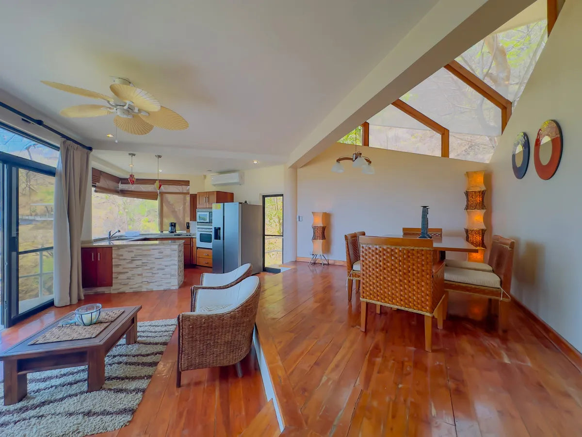 Laguna Vista | Sunset Ocean Views, Privacy & Room to Personalize