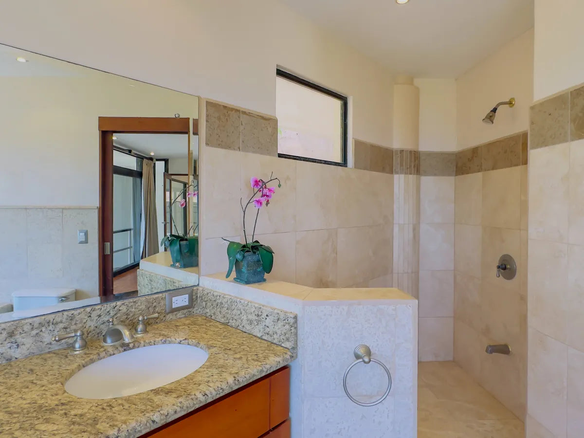 Laguna Vista | Sunset Ocean Views, Privacy & Room to Personalize