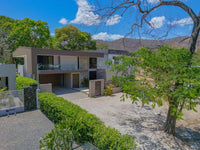 Casa Dorada – Elegant Home in the Heart of Playas del Coco thumbnail