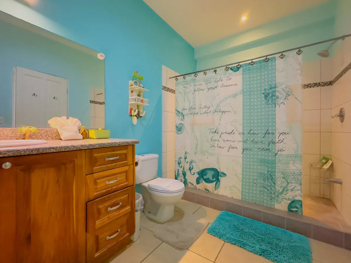 Paradizio 208 – Covered Parking Included | Walk to Beach & Town