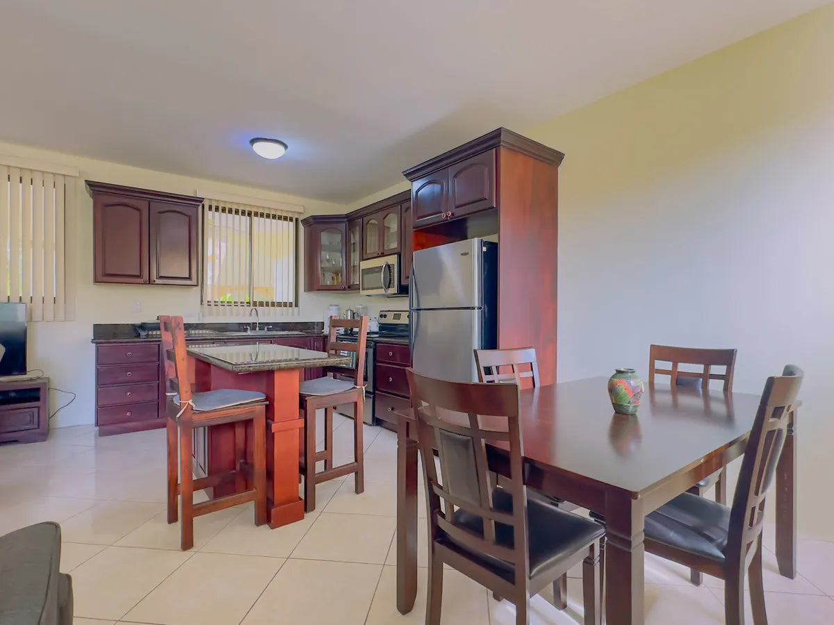 Valle Verde 13 – Ground-Floor Condo with Spacious Terrace & Access to 2 Pools in Playas Del Coco