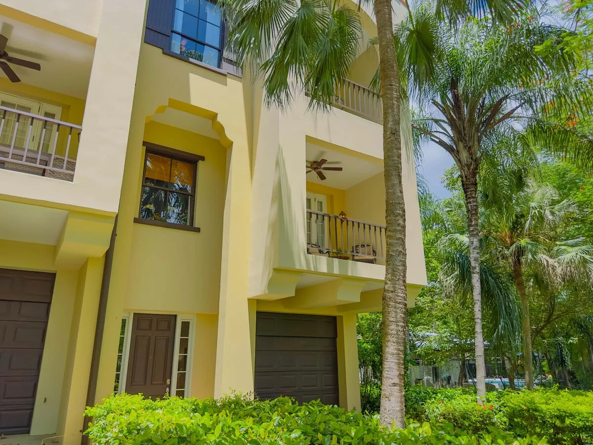 Pacifico Townhouse 101 – 4BR/4BA with Beach Club Access