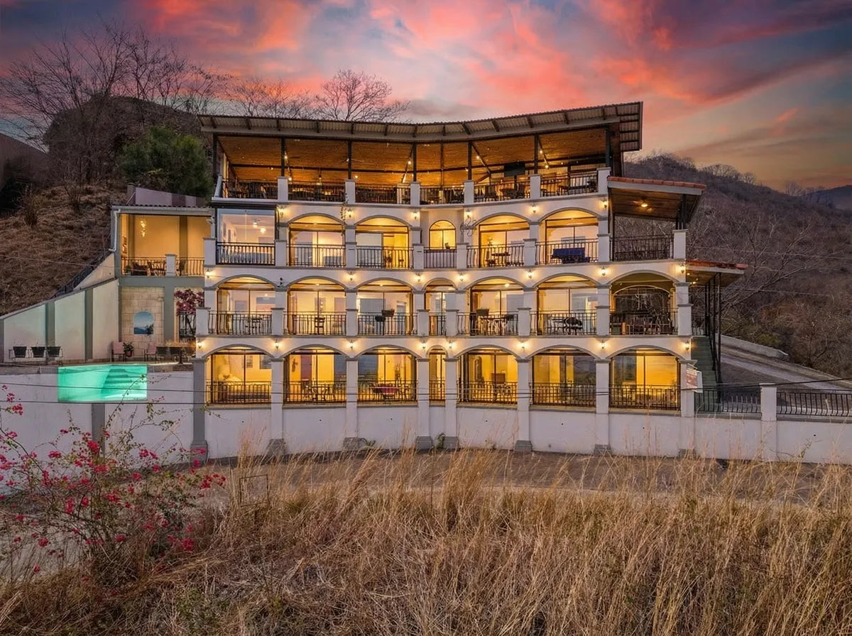 Lookout Suites | Ocean-View Boutique Hotel with Rooftop Restaurant in Playas del Coco