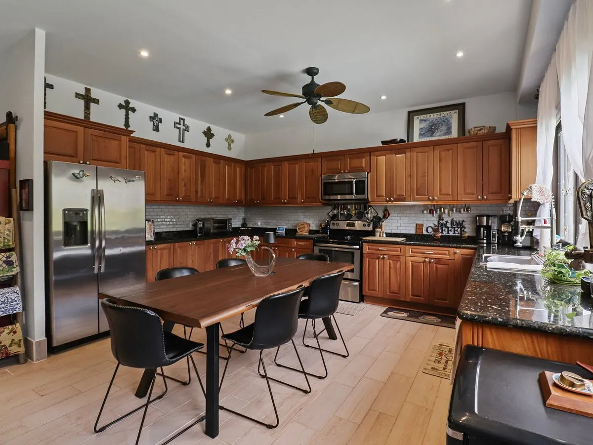 Paradizio 209 | Spacious 2-Bedroom Condo Steps from Beach & Town