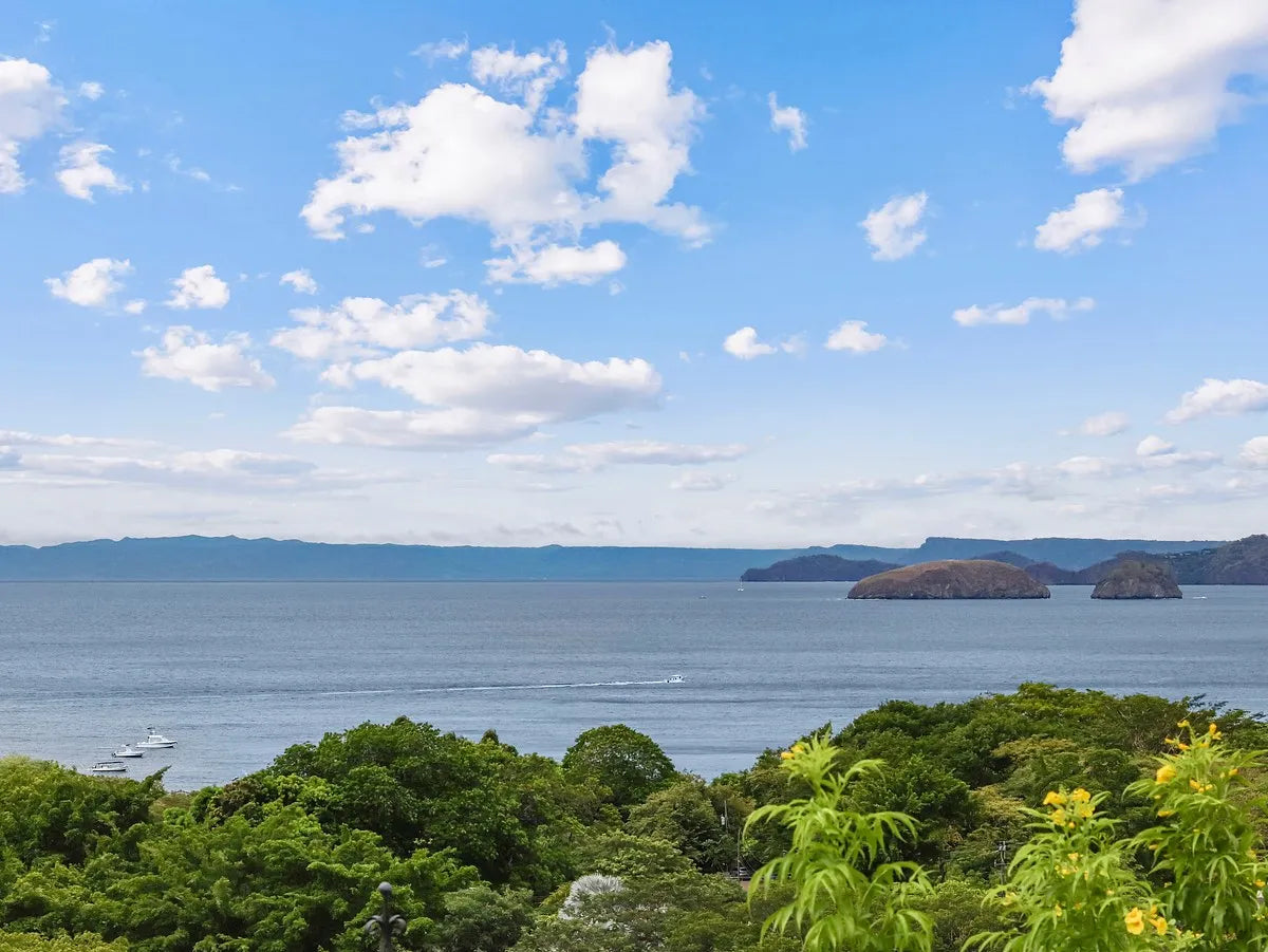 OCEAN VIEW ESTATE & BOUTIQUE RETREAT IN OCOTAL BEACH, COSTA RICA
