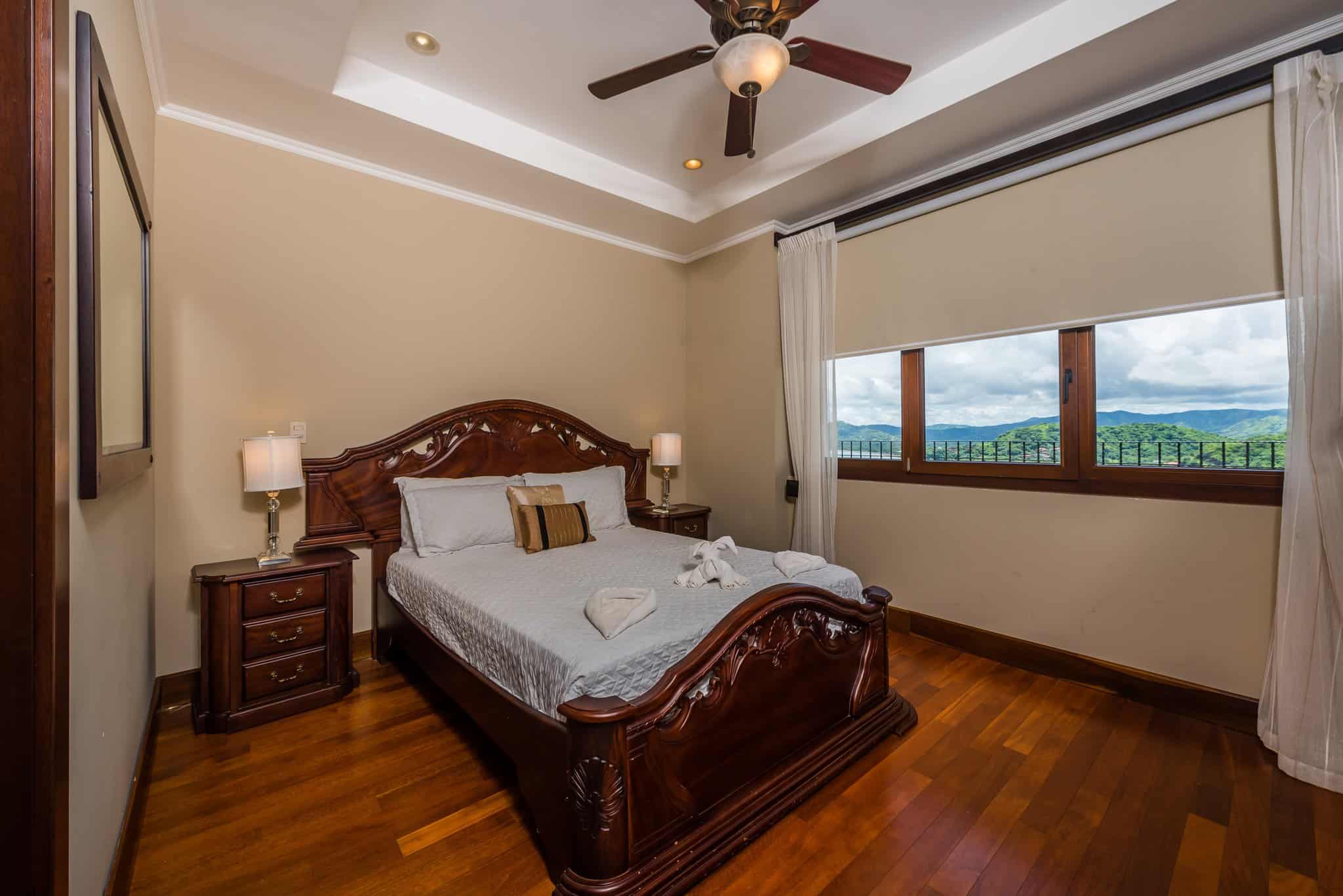 FLAMINGO TOWERS PENTHOUSE 32