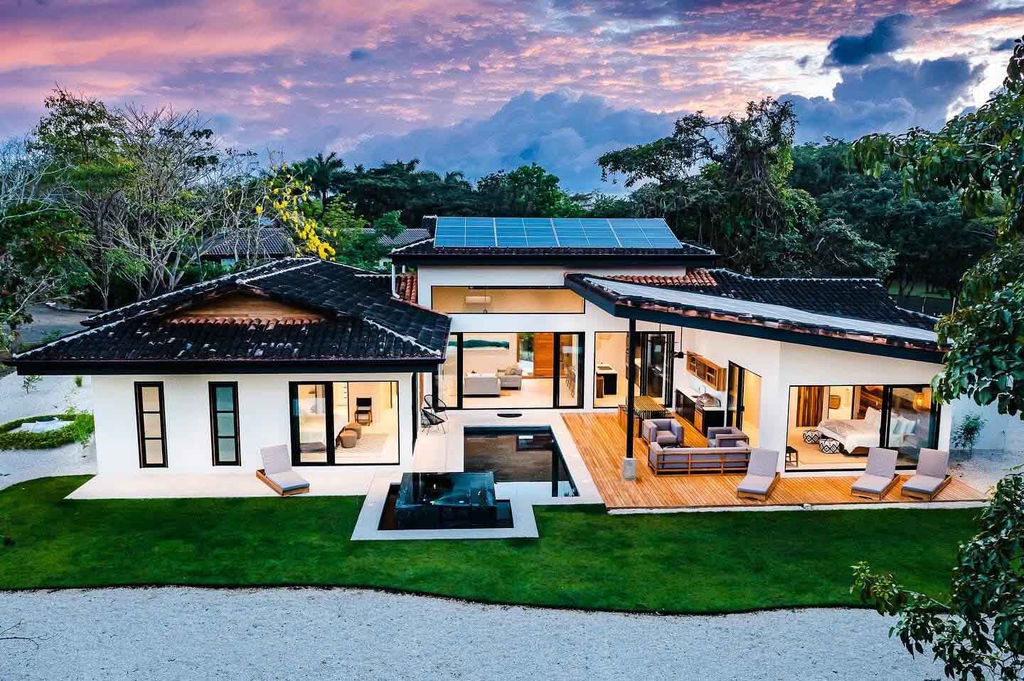 Elegant 4-Bedroom Casa Amici Near the Beach in Hacienda Pinilla