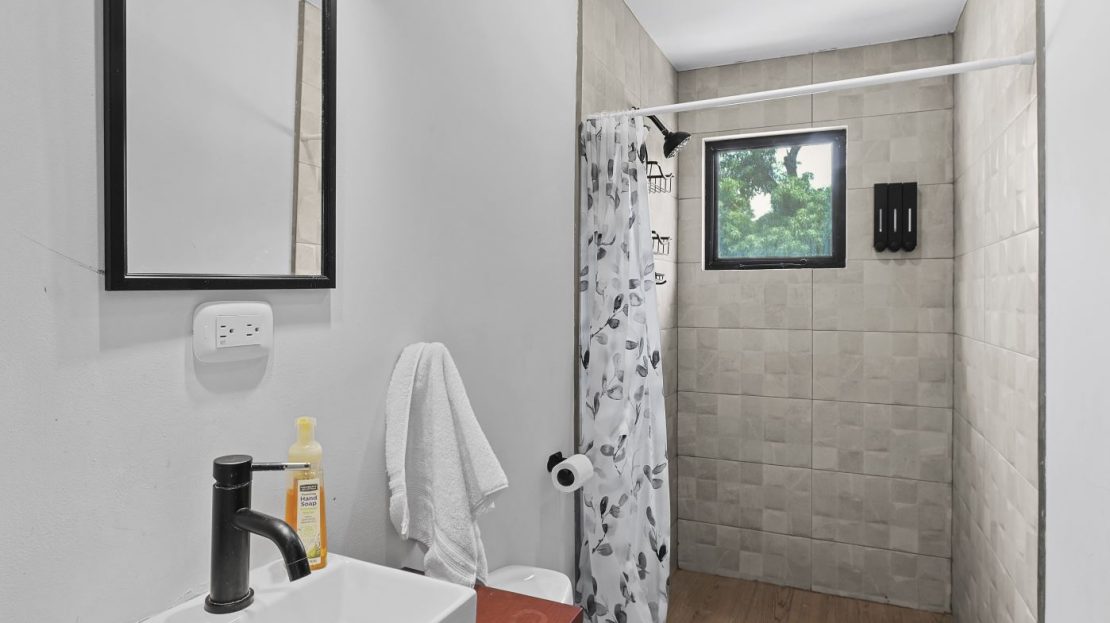 Casa Éli | Profitable Vacation Rental Complex Near the Beach