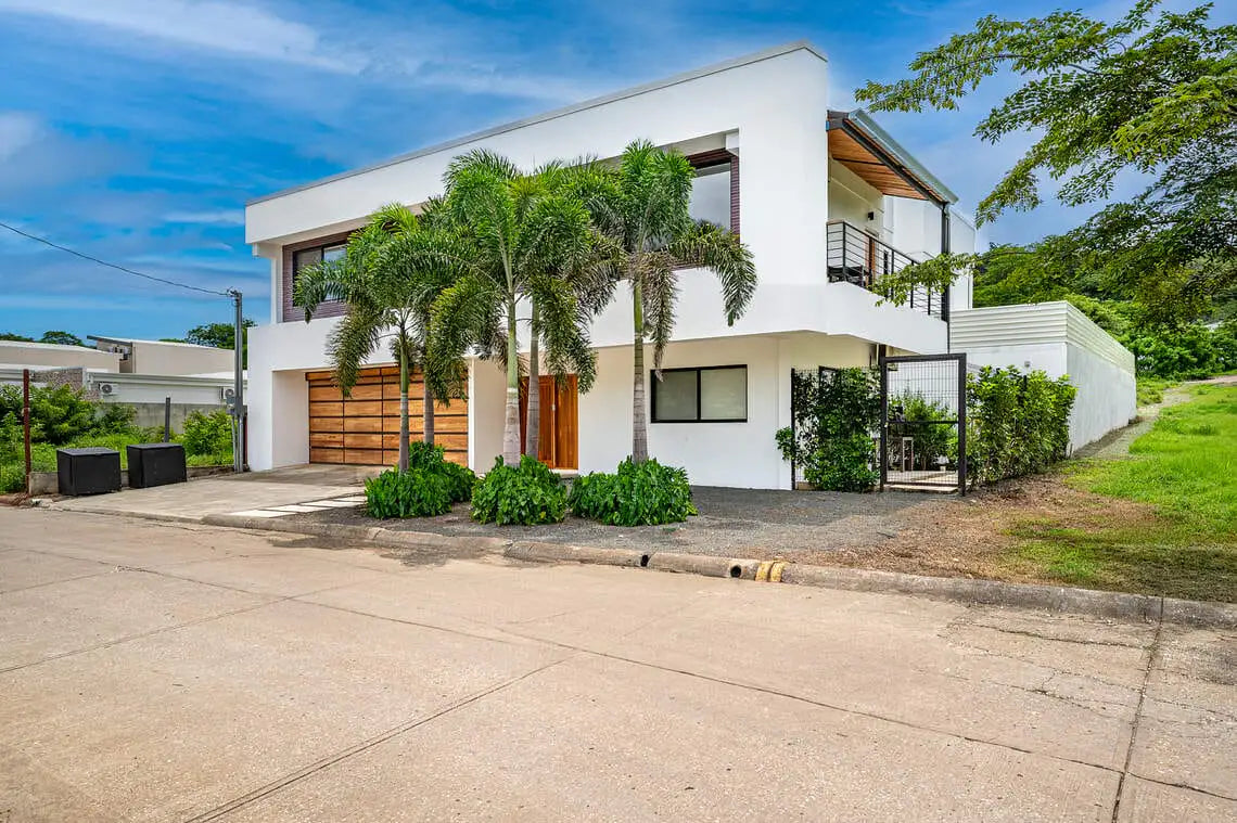 Casa Offshore | Luxury Home Near the Beach