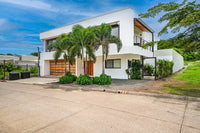 Casa Offshore | Luxury Home Near the Beach thumbnail