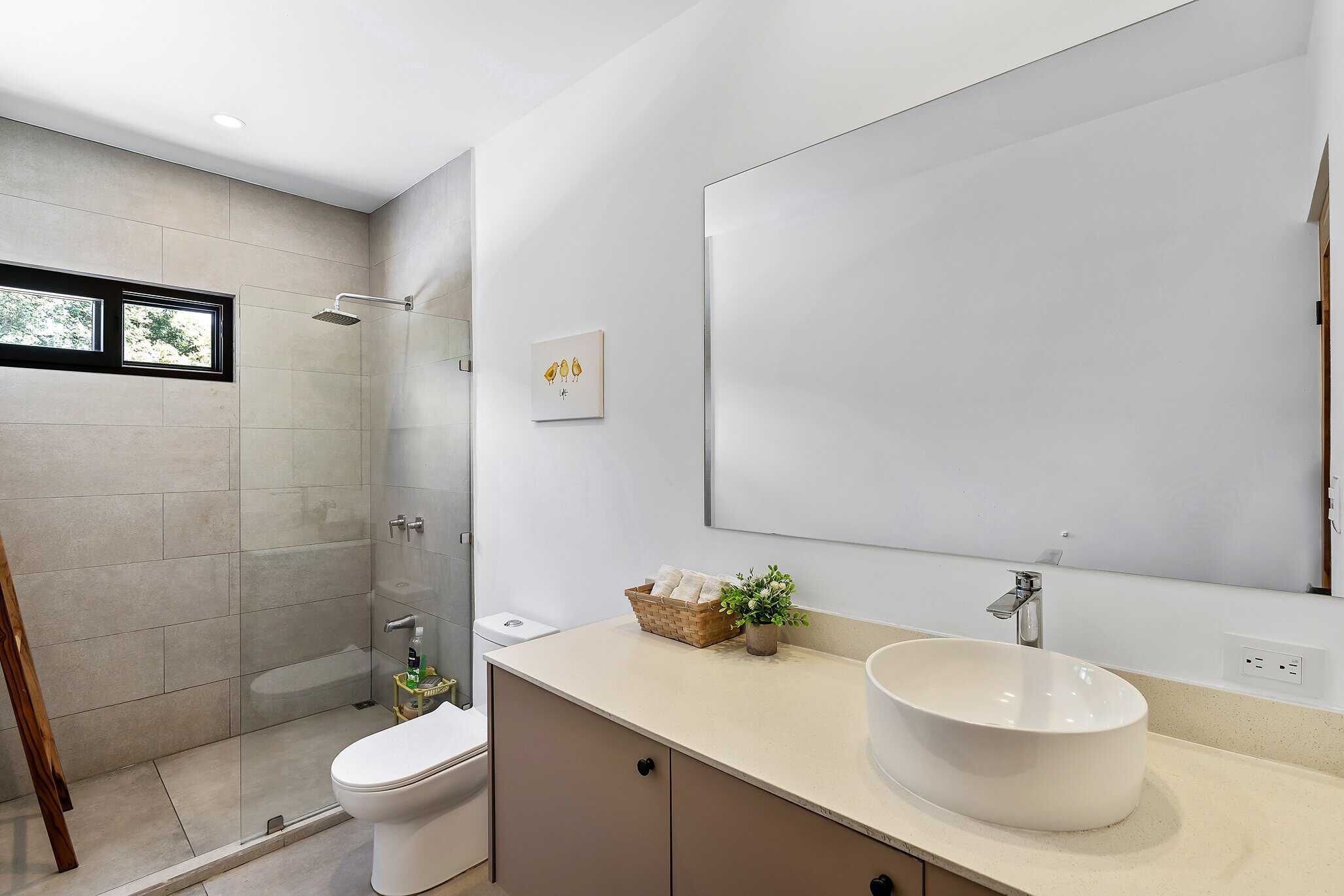 4-BEDROOM CONTEMPORARY HOME IN HACIENDA PINILLA